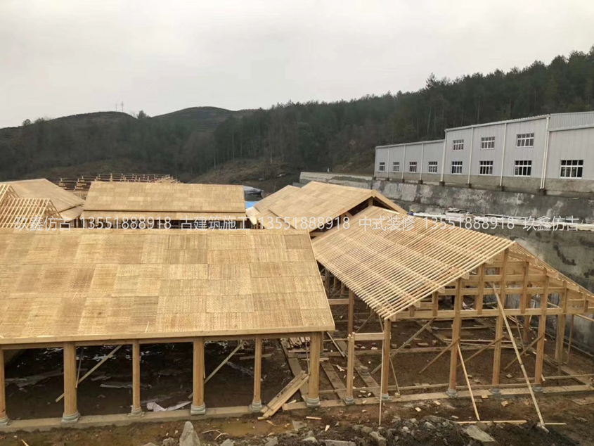 成都重型木結構/榫卯結構木房子修建施工現場(chǎng)